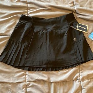 MPG Black groove skort. Women’s size S. New with tags.
